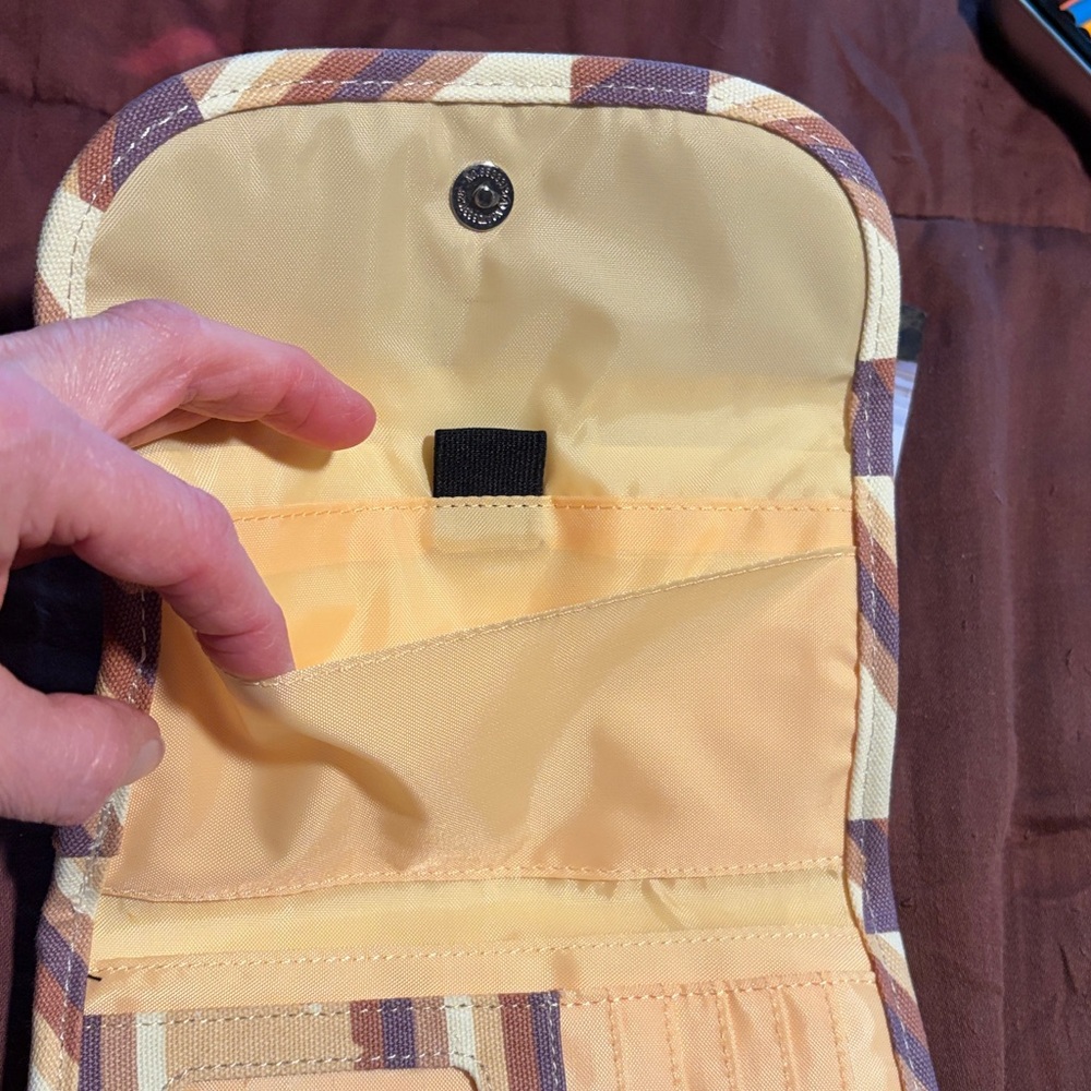Wallet by Kavu Brand.  NWT! - Picture 5 of 15